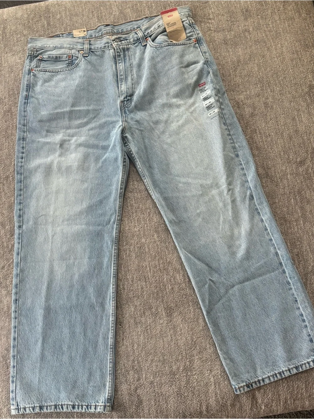 NWT Men's Levi's 565 Loose Straight Jeans 38X30